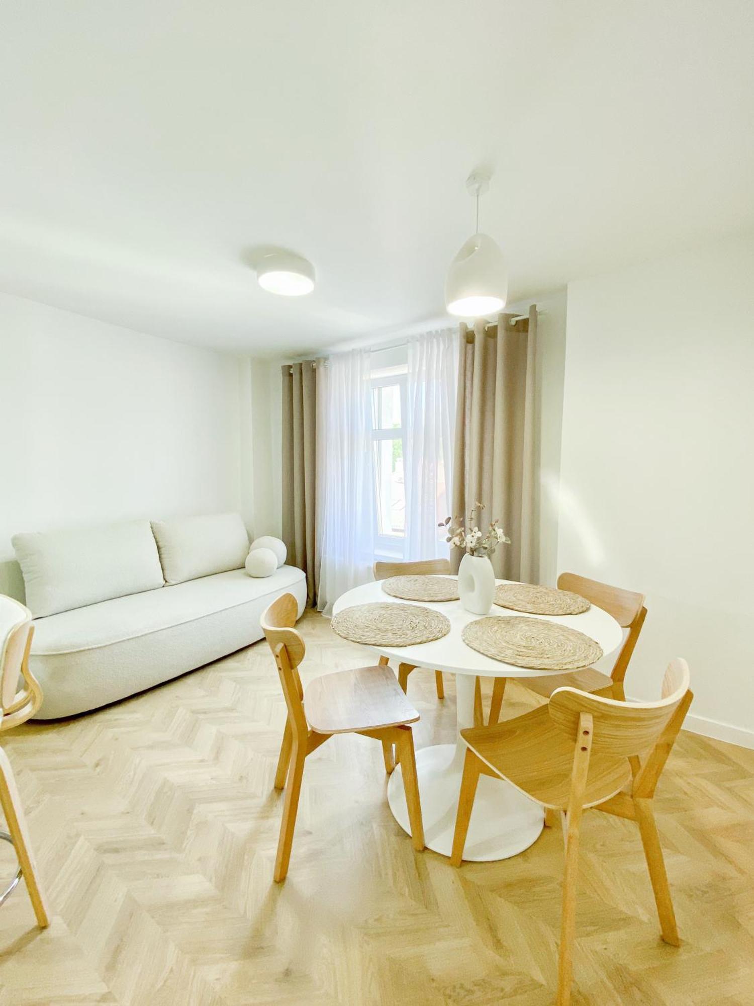 Apartament Bialy Jelenia Góra Kültér fotó